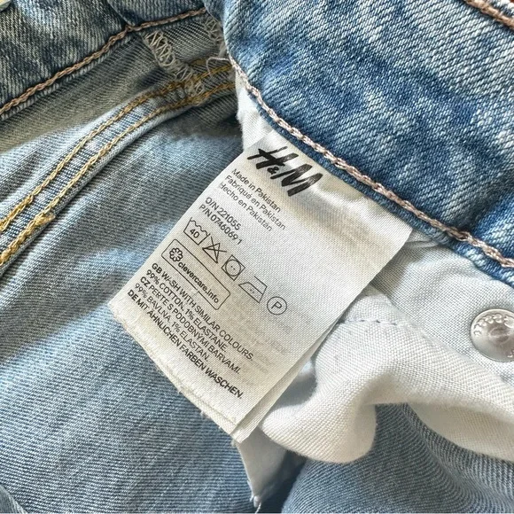 H&M Distressed Button Up Blue Jeans | Size 4 - Picture 7 of 7